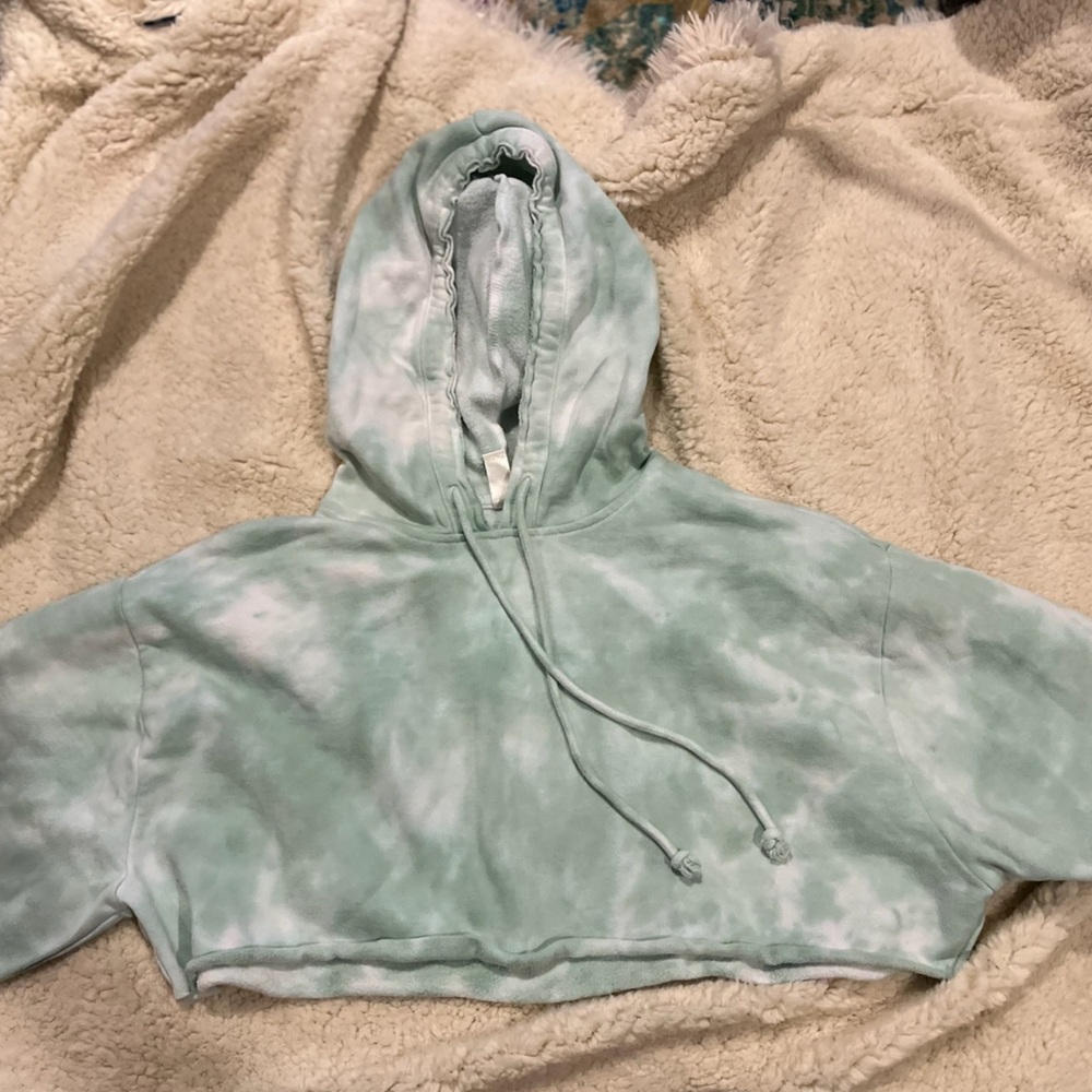 Light blue tie dye crop sweatshirt!